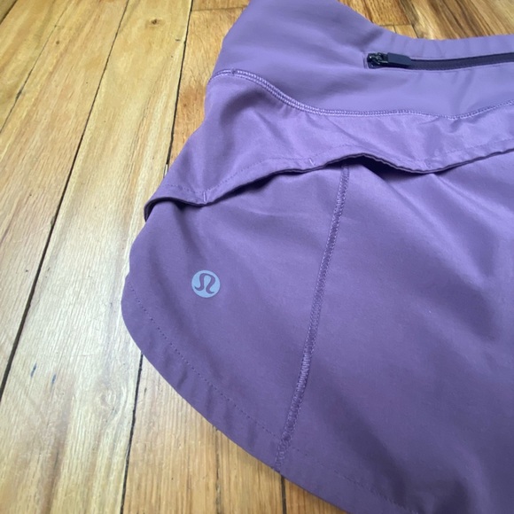 🚫Lululemon size 2 speed up shorts color purple - Picture 10 of 10
